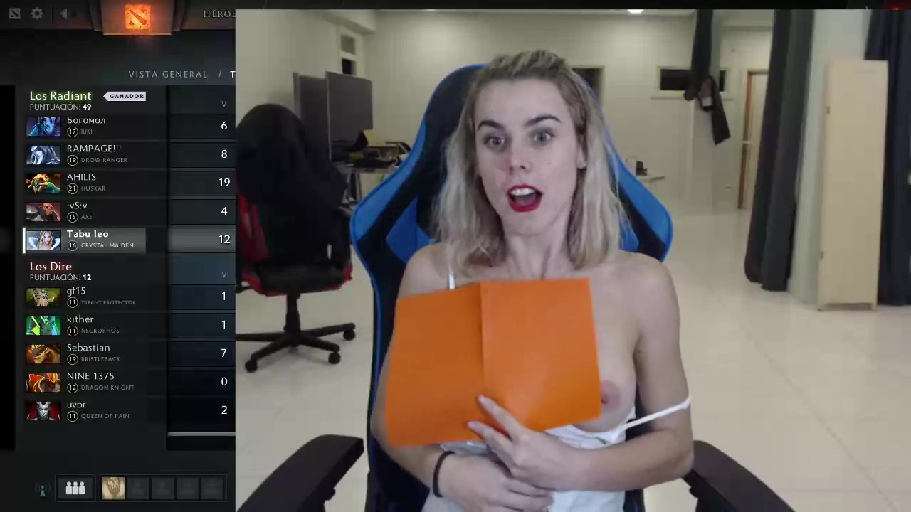 Accidental Nipple Slip Twitch Streamer lamenta todo