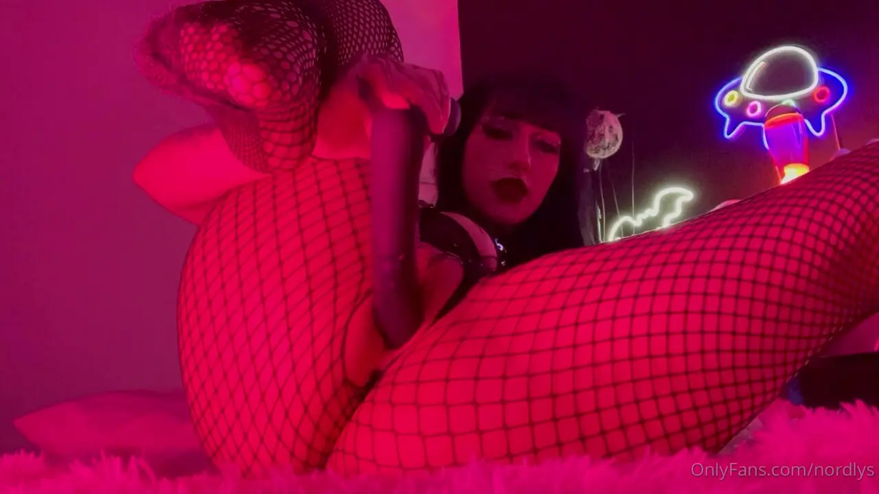 Nordlys Goth Dildo Play En Fishnet Onlyfans Leaked Video