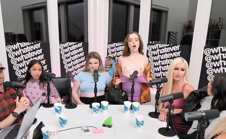 Lo que podcast Flash Tetas Chica llamada un Cunt Youtube Live Clip Video