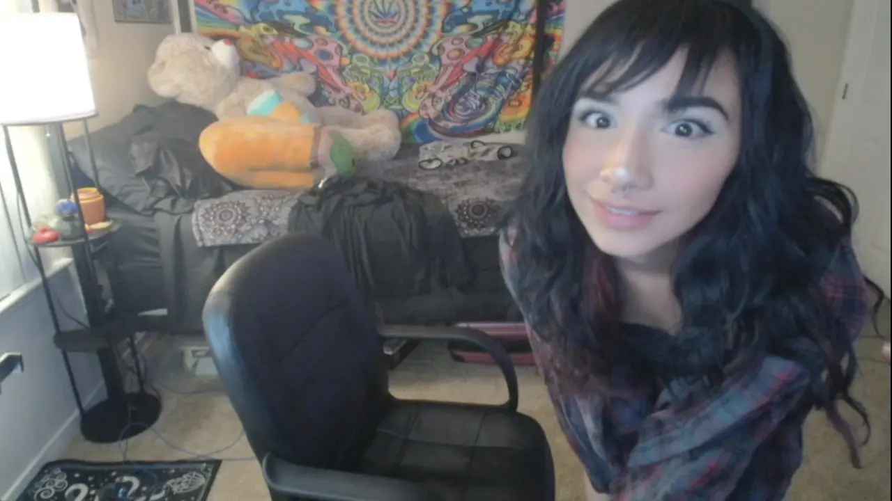 Tutokengirl Tetas pequeñas Ver a través del vídeo de Twitch superior